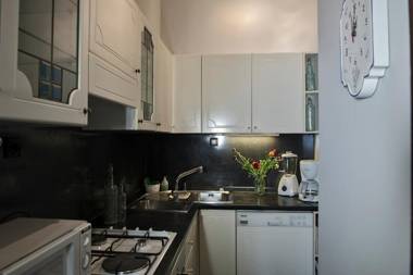 DL-Hospitality@Adrianou 7