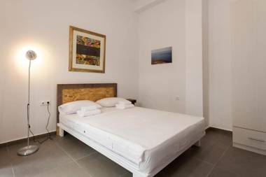 A Beautiful 5 bdr House near Acropolis