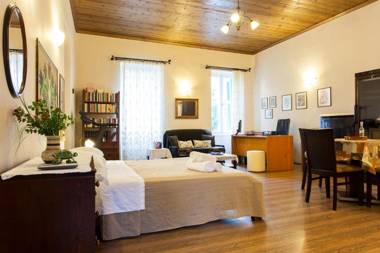 Psyri Neoclassical House with Yard