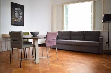 Bauhaus building with green roof top terrace - EP16