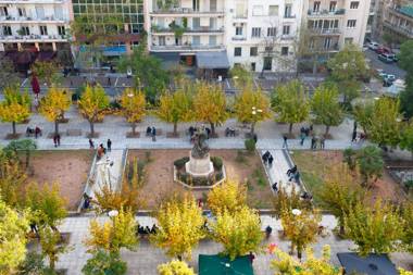 Central Apartment Elpis next to the metro