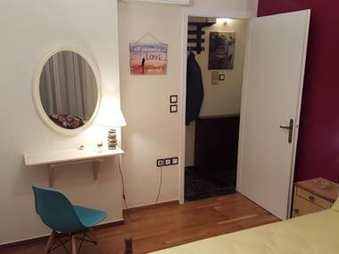 Superb Athenian Nest