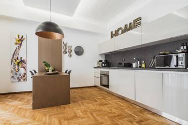 Acropolis Executive Suite