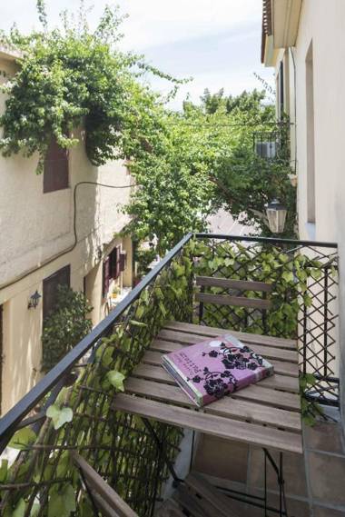 Athenian House in Plaka - 4 Bdrm Villa - 10 adults