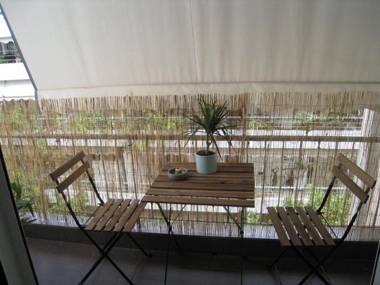 Apartment in the Middle of Everything