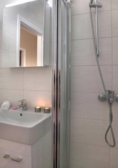 Leonidas Loft in the heart of Athens by GHH