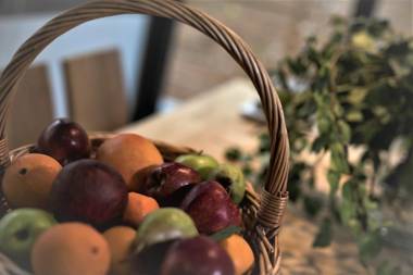 Mirivili Rooms & Suites