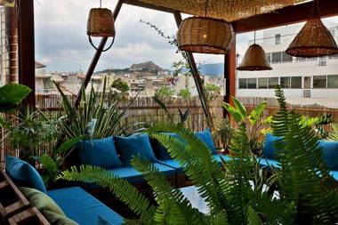 Luxurious Residence With Stunning Rooftop Lounge