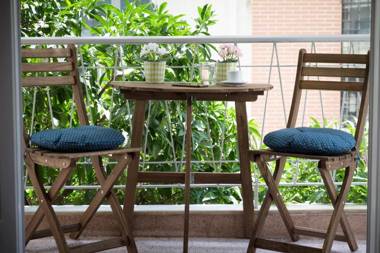 Cozy and Bright 2BD Apartment in Kolonaki