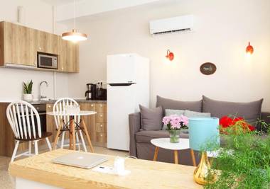 The Marble Suites PLAKA