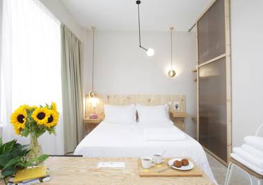 The Marble Suites PLAKA