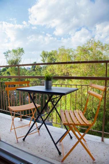 Fully Renovated Modern Beauty In Central Athens!