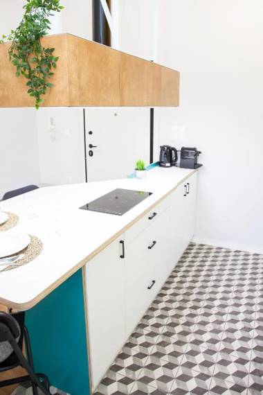 Fully Renovated Modern Beauty In Central Athens!