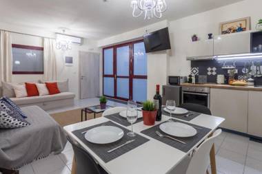 A Gift in the Heart of Monastiraki A