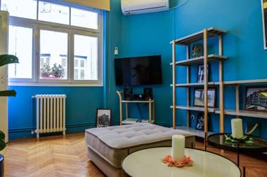 Upscale Renovated Downtown Aristocratic Studio