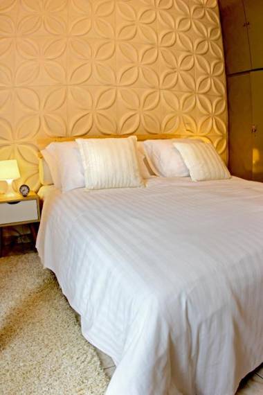 STYLISH CITY CENTER GARDEN APARTMENT