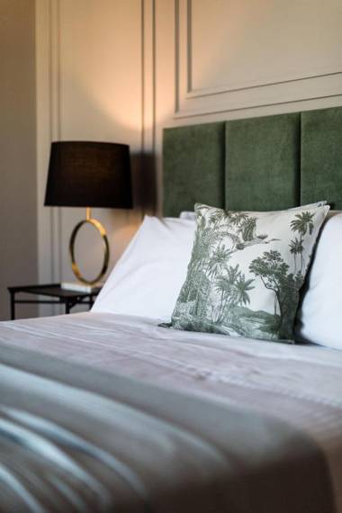 Elegant Luminous 3BD apartment in Kolonaki by UPSTREET