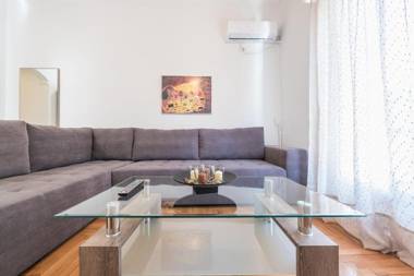Bright apt in the heart of Athens