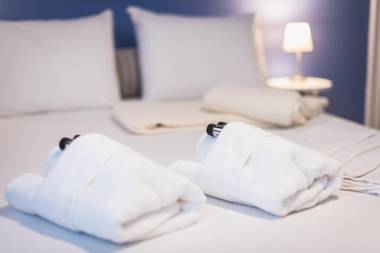 Stylish Apartment with Balcony by Cloudkeys