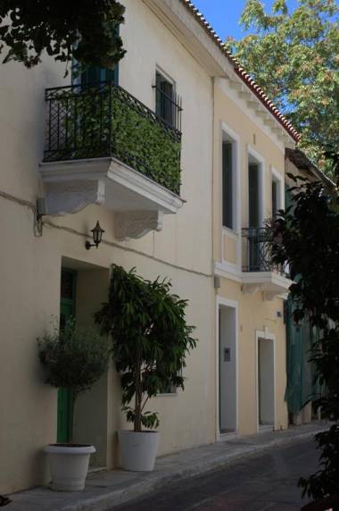 Athenian Niche in Plaka - 4 Bdrm Villa - 10 adults