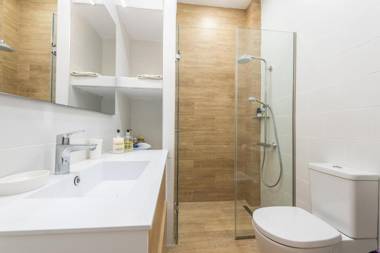 Fresh and Clean apt for 6 in Koukaki