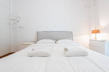 Fresh and Clean apt for 6 in Koukaki