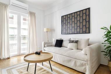 Urban 2BD Apartment in Koukaki by UPSTREET