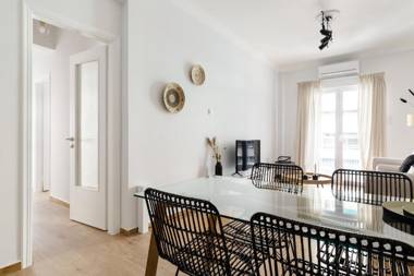 Urban 2BD Apartment in Koukaki by UPSTREET
