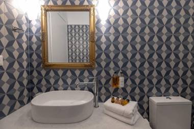 ATHENIAN YARD SUITES