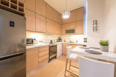 Traveler's Dream 4 brdm Renovated Penthouse