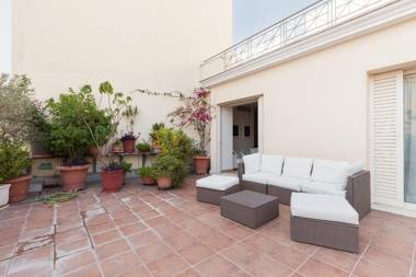 Lux apt w/ Acropolis view