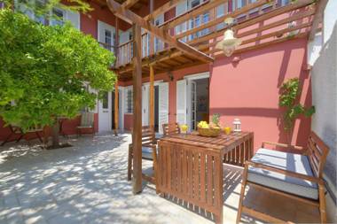 Traditional res next to Acropolis