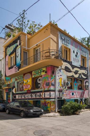 Delightful 2 bedr'm 2 bathr'm apt with green roof top! - EP9U