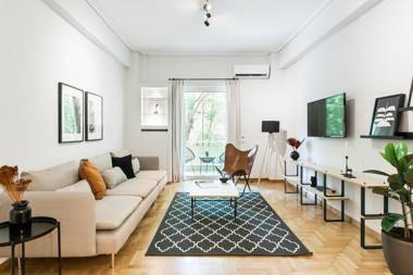 Bright 2BD Apartment in Psychiko by UPSTREET