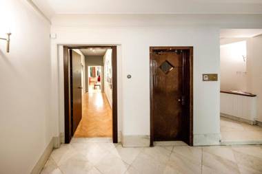 Kolonaki square business apartment.