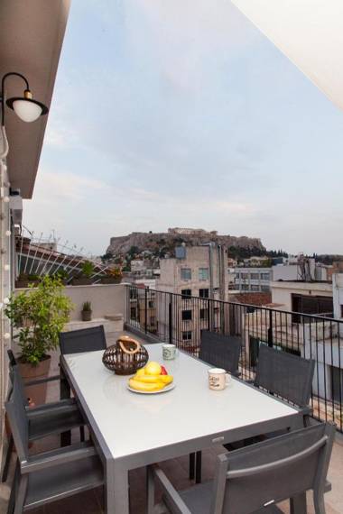 Cozy Penthouse With Stunning View To Acropolis!