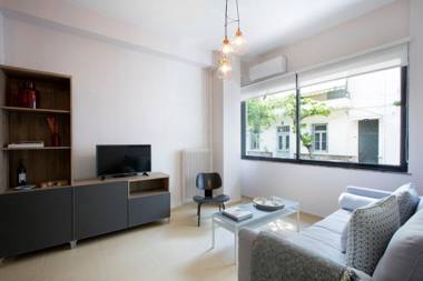 Under the shade of Acropolis