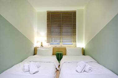 The Fancy Philosopher Apartment