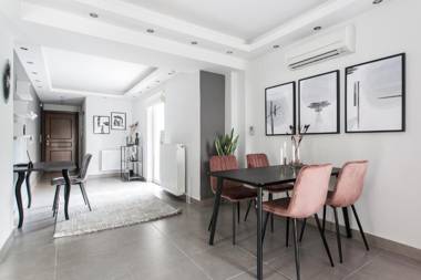 Modernized & Spacious 2BD Apartment in Chalandri by UPSTREET