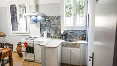 A Happy Stay by Edem Beach - Athenian Homes