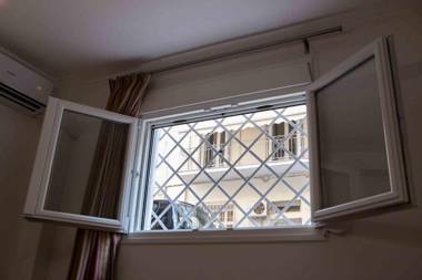 Best House Kolchidos Ampelokipoi Metro Athens