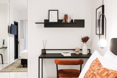 Black & White Studio close to Lycabettus Hill by UPSTREET