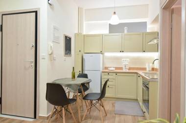 Live As A Greek in Artemis apartment