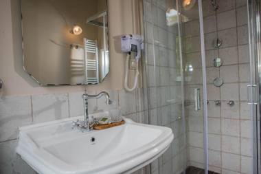 Kyria Boutique House