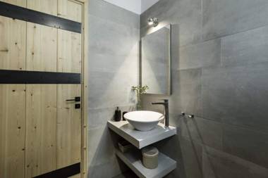 Atmospheric Apartment near Acropolis by Cloudkeys