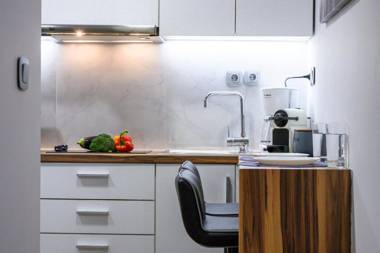 Stylish Koukaki Apartment by Cloudkeys