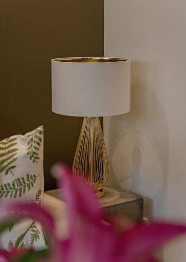 Zanzi by Stylish Stays