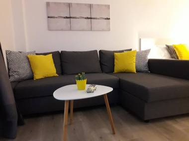 Kolonaki Luxury backyard Studio