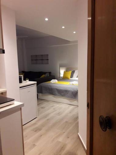 Kolonaki Luxury backyard Studio