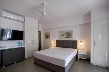 SYNATHENS APARTMENTS & STUDIOS